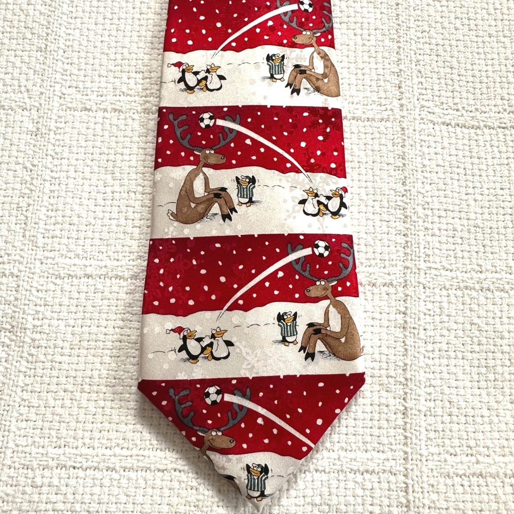 VTG 2004 American Greetings Christmas Silk Tie Reindeer Penguin‎ Soccer Red Snow